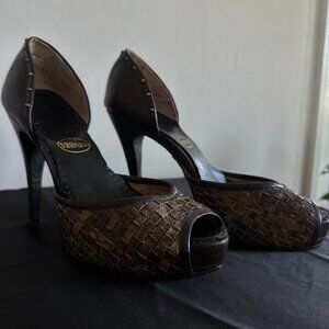 Italian luxury leather brand, Vero Cuoio heels, Size 8
